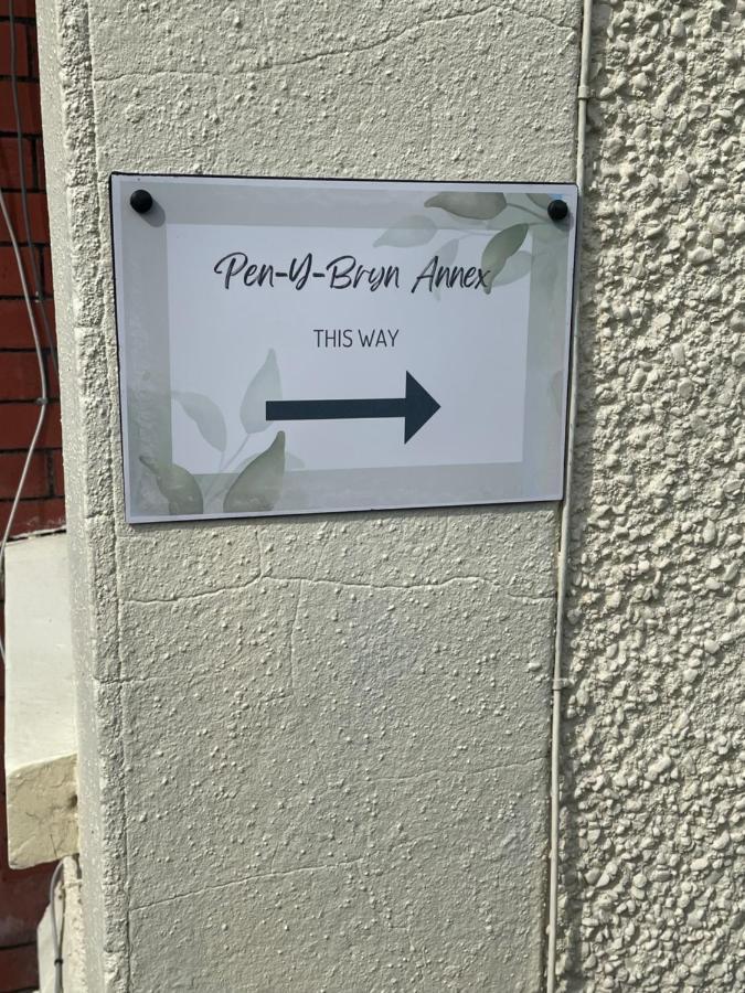 Pen-Y-Bryn Annex Hotel Brynmenin Bagian luar foto